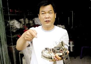 門上膠水怎么洗